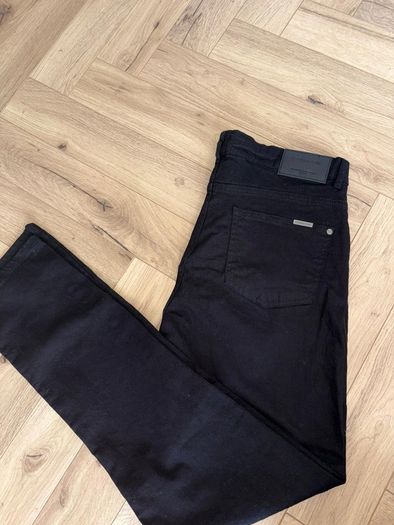 Men's brand new jeans size 30'w and 34'l