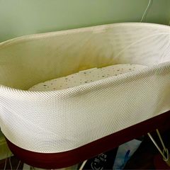 Snoo Bassinet and accessories