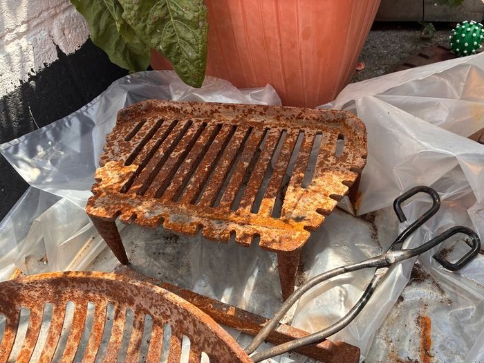 Cast iron fire grate and grill