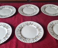 6 Piece Royal Albert Brigadoon Pattern 10.5 Inch Diameter Bone China Gold Gilt First Quality And Original Dinner Plates Made In England