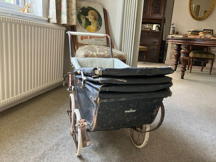 Vintage Dolls pram