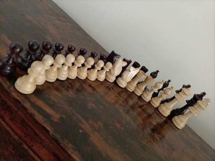 Chessmen Staunton Vintage