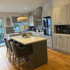5 piece alderly light grey kitchen doors with chrome handles & dark grey island