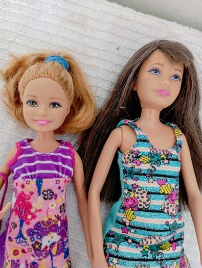 Skipper and Stacey dolls lot c