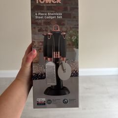 Brand new Tower 4 piece kitchen set