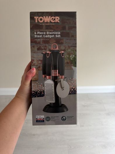 Brand new Tower 4 piece kitchen set