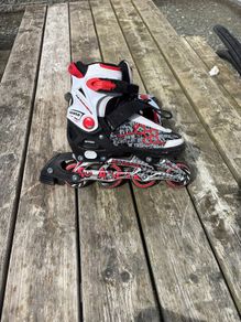Inline skating boots