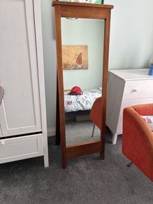 standing mirror
