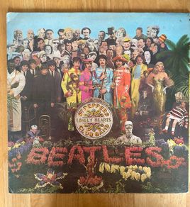 The Beatles : Sgt Pepper's / original 1967 pressing with cutouts