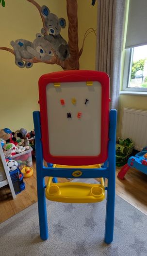Crayola Easel Chalkboard and Magnetic Whiteboard