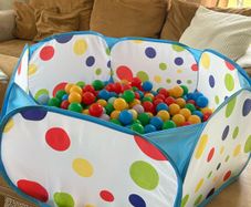 Kids / baby ball pit