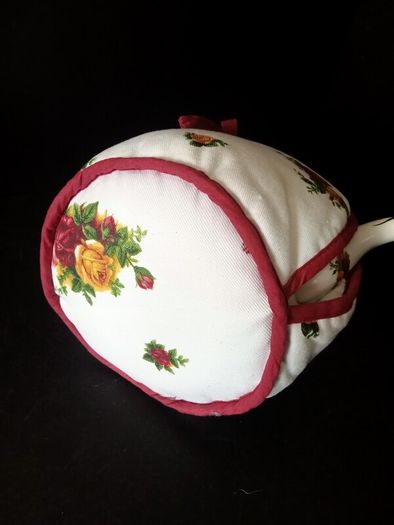 NEW Royal Albert Old Country Roses Teapot Cosy Warmer