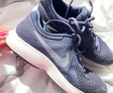 Girls Navy Nike runners - as new