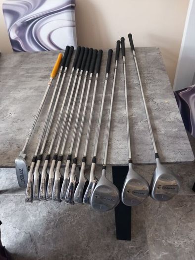 Masters Lady's golf clubs and bag.