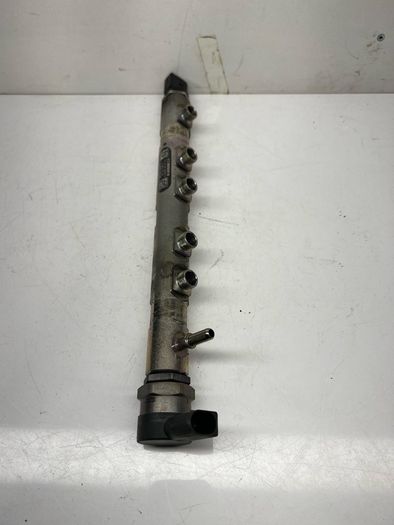 2011 Bmw 5 Series F10 Fuel Common Injection Rail With 2 Sensors 780912804 A2l4b77s