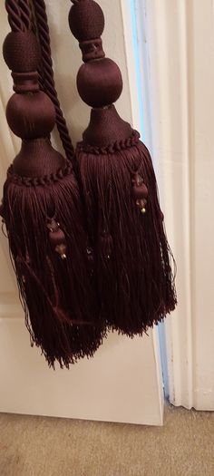 Tiebacks  wine colour