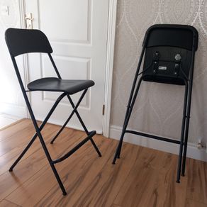 2 Bar Stools. Foldable.