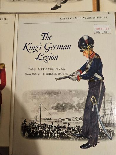 Osprey Men-at-arms Series, Published In 1974 X 15 Fabolous Military Books Plus 2 X Military  Modeling Annuals 1 &3. Plus 3 Other Military Books. All In Good Condition.  See Photos For Same.