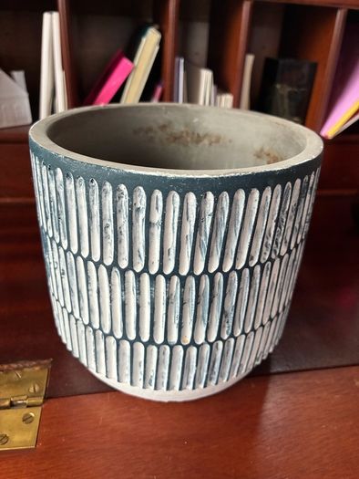 Flower pot