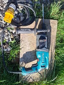 Makita Hr 2470 breaker/drill