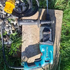 Makita Hr 2470 breaker/drill