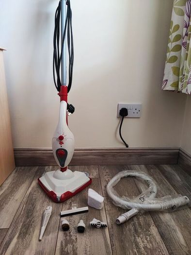 Dirt Devil DD7001 Steam Mop