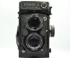 Yashica G 124 MAT TLR Camera Medium format 6x6 Film Roll- Good condition. -FULL SERVICE-