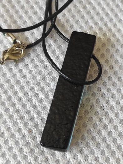 Glass pendant necklace