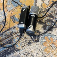 Apogee Mic and Jam
