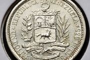 1960 Venezuela 1 Bolivar Excellent Silver coin