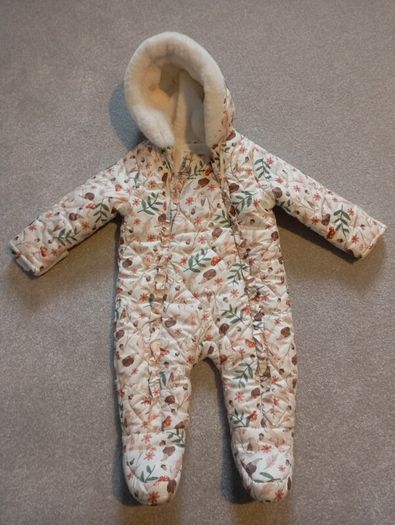 Baby clothes galore