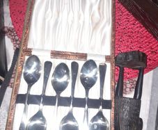 6 Beautiful Old Silver Plated Teaspoons in Original Case nice condition, postage available or collection