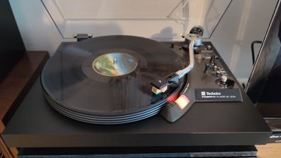 Technics SL-23A turntable/Record player. Like NEW!