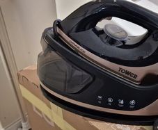 Tower Ceraglide 2700W Steam Generator Iron