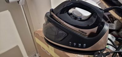 Tower Ceraglide 2700W Steam Generator Iron