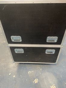Xtra Large storage.Flight case on wheels