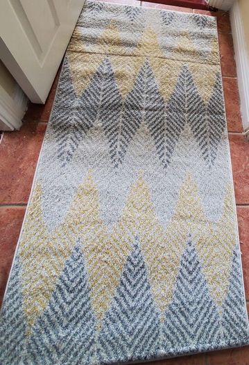Rug (3 different sizes)