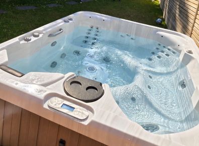 Hot Tub for sale