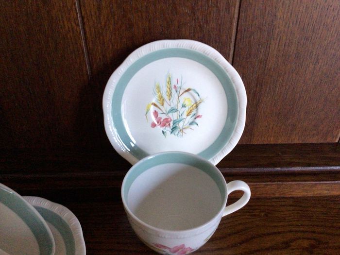 Alfred Meakin 1950s Harvest Bouquet 4 Cups and Saucers