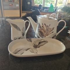 Mindy Brownes Teapot set