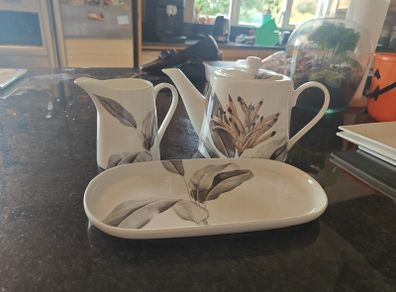 Mindy Brownes Teapot set