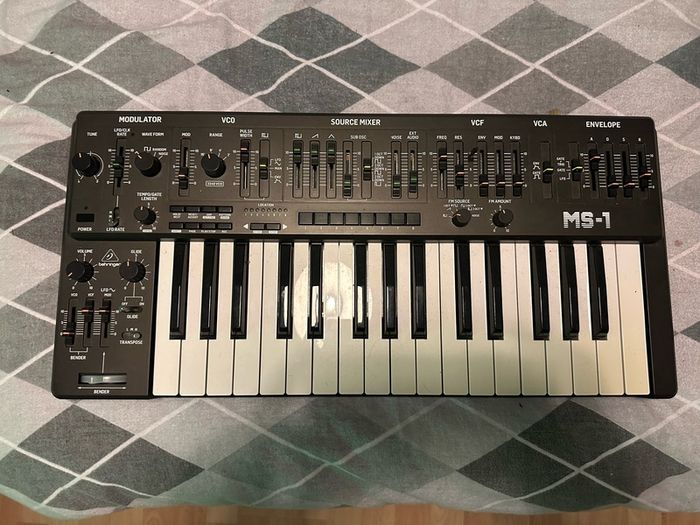 Behringer MS-1 MKII Analog Synthesizer