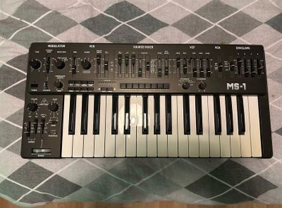 Behringer MS-1 MKII Analog Synthesizer
