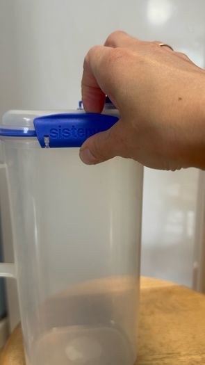 Plastic 2L Jug "Sistema"