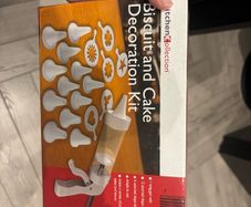 Biscuit & Cake Decorating Kit