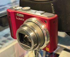 Panasonic LUMIX DMC-TZ10 12.1MP Digital Camera 12x Optical Zoom Red/ Excellent