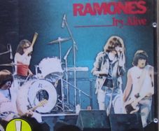Ramones - It's Alive CD