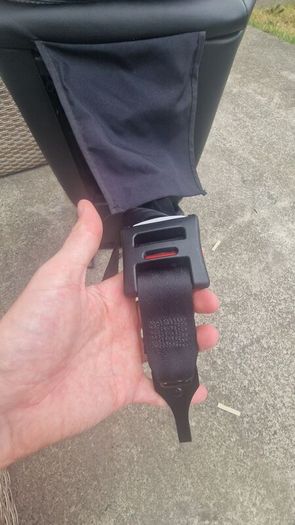 Infant car seat with ISO-fix base