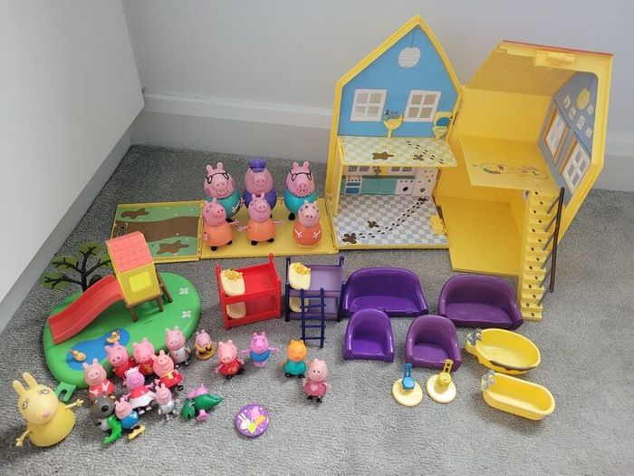 Peppa Pig House Set, Peppa's Outdoor Fun Slide & 22 Figures