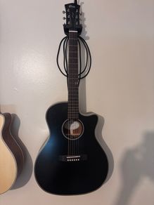 Cort 6 strong semi acoustic